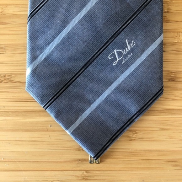 Daks London Silk Tie In Modern Gray! - Picture 7 of 7